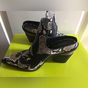 Gianni Bini Maerren snake print western style mules